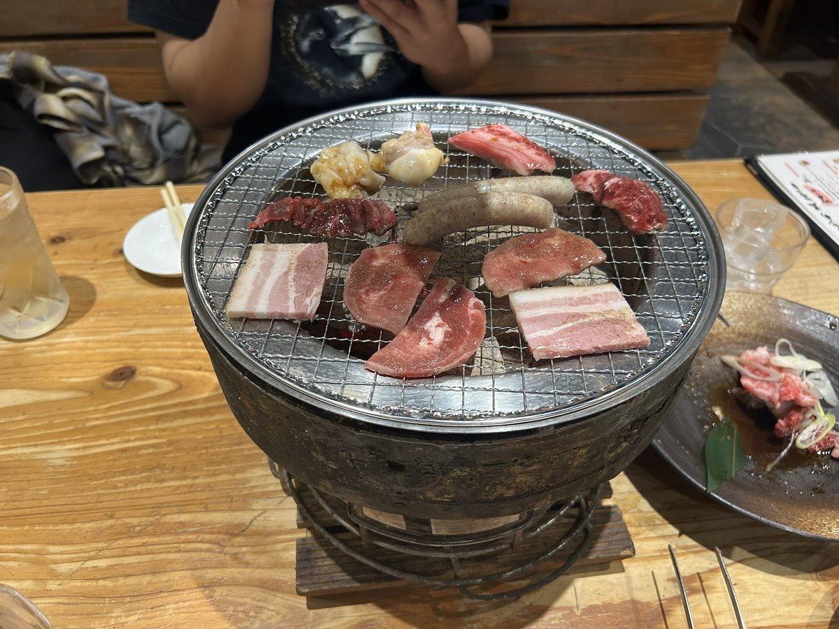 ishinmidobecha's tweet photo. 久しぶりの同級生と飯 https://t.co/NPCT5QQWoA