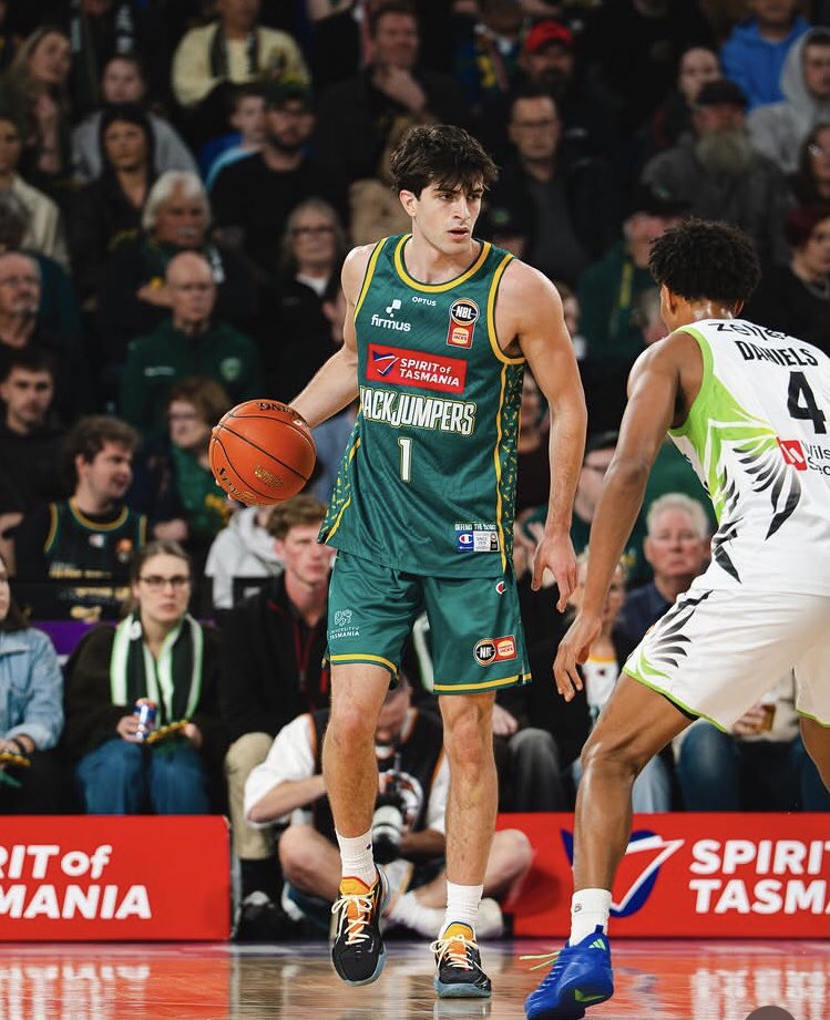 SmirksTas's tweet photo. 🏀 NBL27 Tassie Cup
Progressive points score after round 2.

39 Taran Armstrong
35 Tanner Krebs
24 Chris Goulding
13 Reyne Smith

#GoTassie https://t.co/SM5BMnHXuk