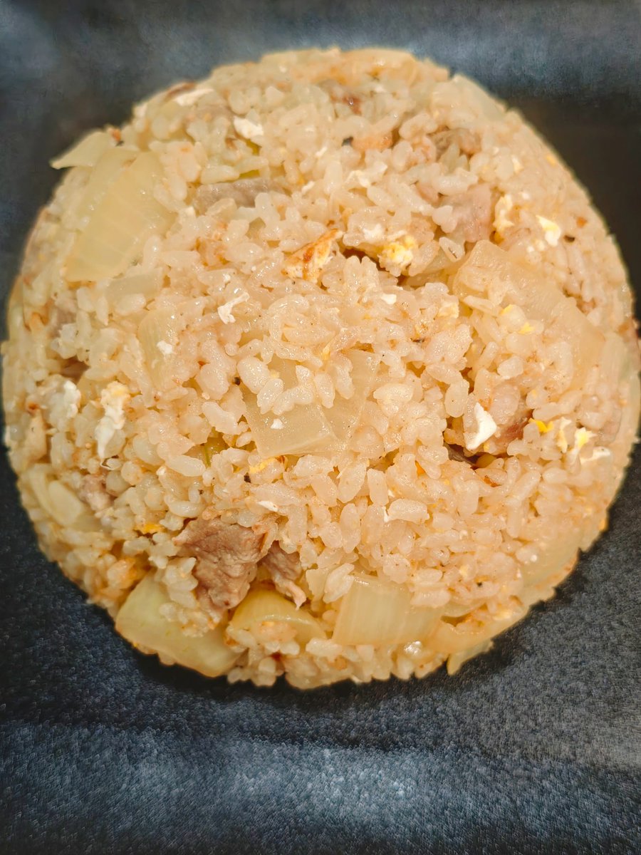 HanpenHunter's tweet photo. 今日のチャーハン https://t.co/sO5NxISl7i