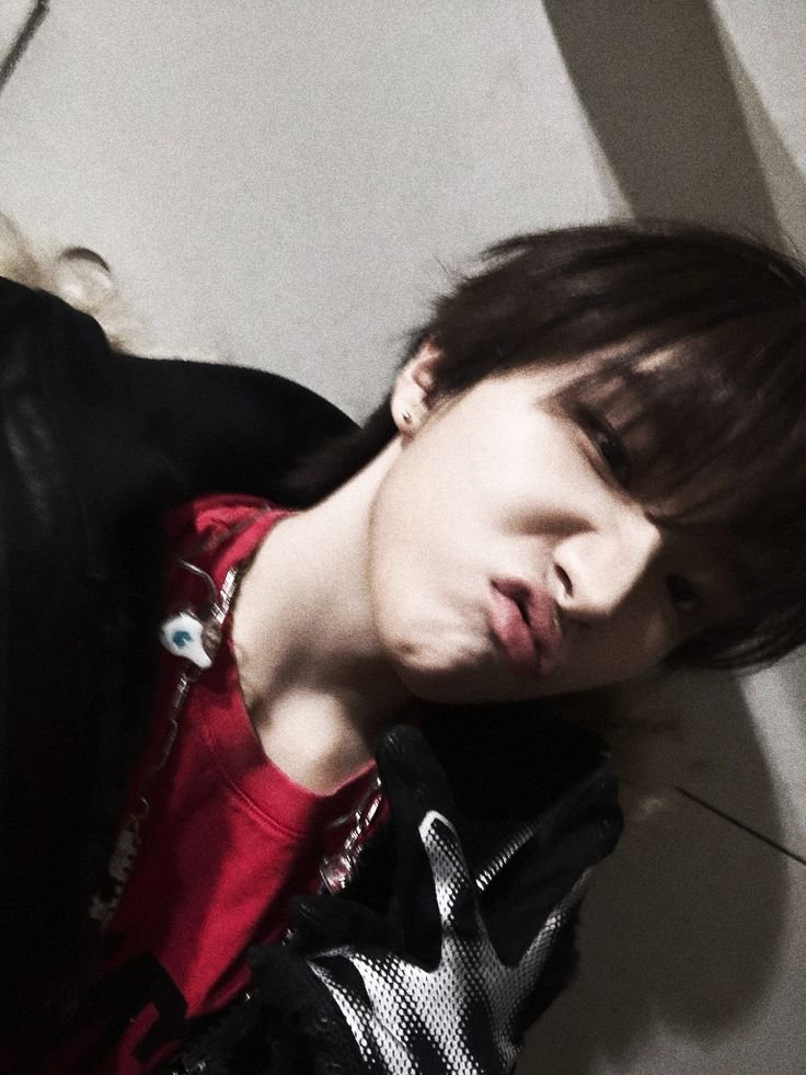 UnhakRiffs's tweet photo. Sosok asli demdud ngabs sebat skuy vespa ava dark layout gelap he him mdni harshword ☠️ hi good morning 100 rep confess secreto pap main gitar efek blur sama udud caption bunda dulu baru kamu 🚬🔞⛓️🍻 https://t.co/lqxr79LSyp