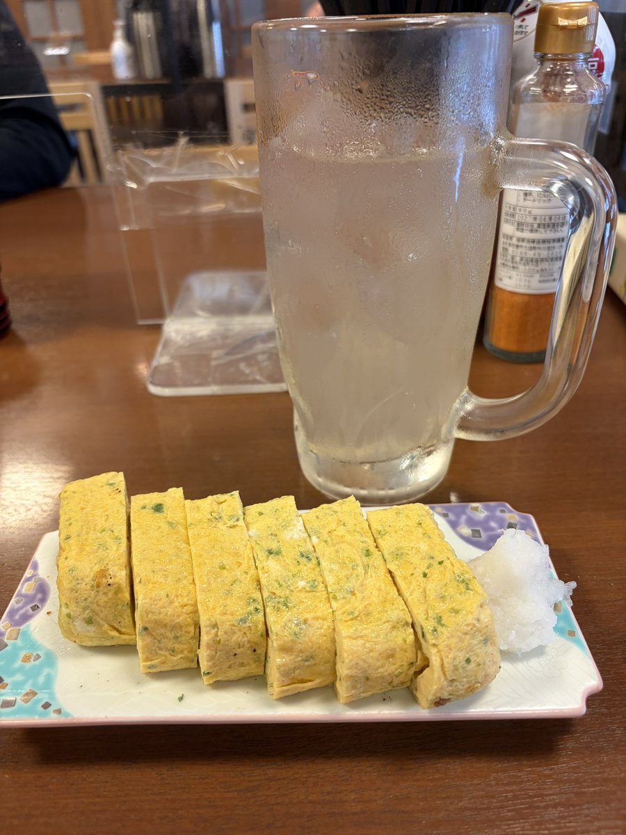 shimiru2026's tweet photo. だし巻き玉子とレモンサワー🍻
#せんべろ #昼飲み #蕎麦屋飲み https://t.co/xzcvmsTBbB