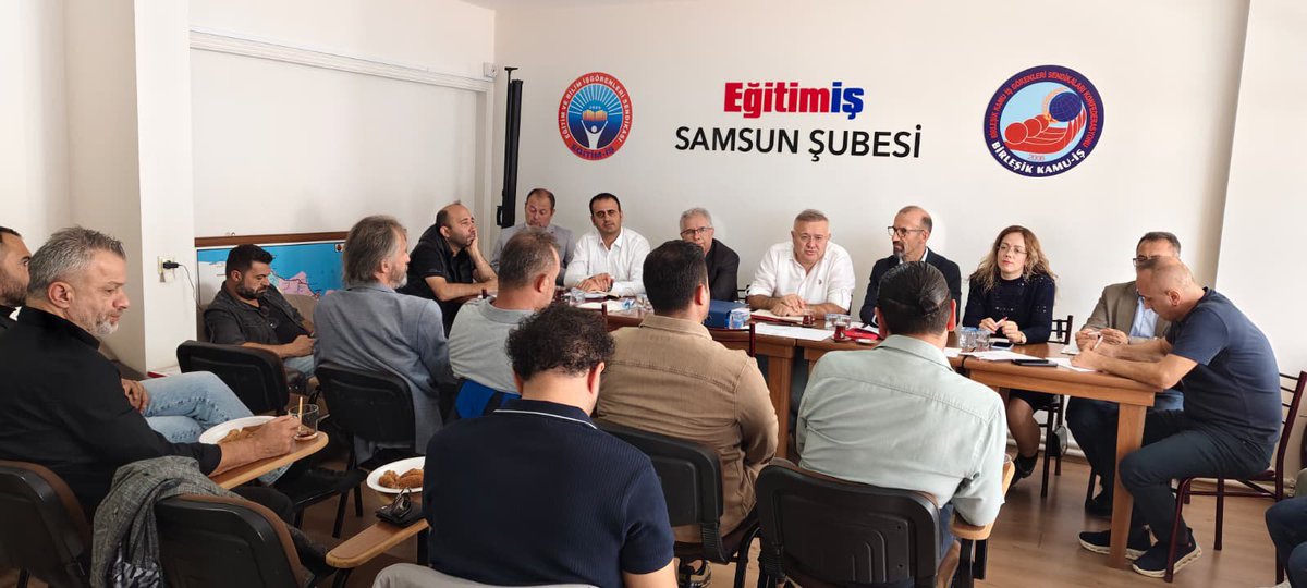 egitimis55's tweet photo. YENİ DÖNEME ÖRGÜTLÜ MÜCADELEYLE!

Eğitim-İş Samsun Şubesi olarak Şube Başkanlar Kurulu toplantımızı gerçekleştirdik.
Yeni eğitim-öğretim yılının gündemini, eğitim emekçilerinin sorunlarını ve önümüzdeki dönem mücadele programımızı değerlendirdik.

#Eğitimİş 
#EğitimİşSamsun https://t.co/YKdl2s4YoM