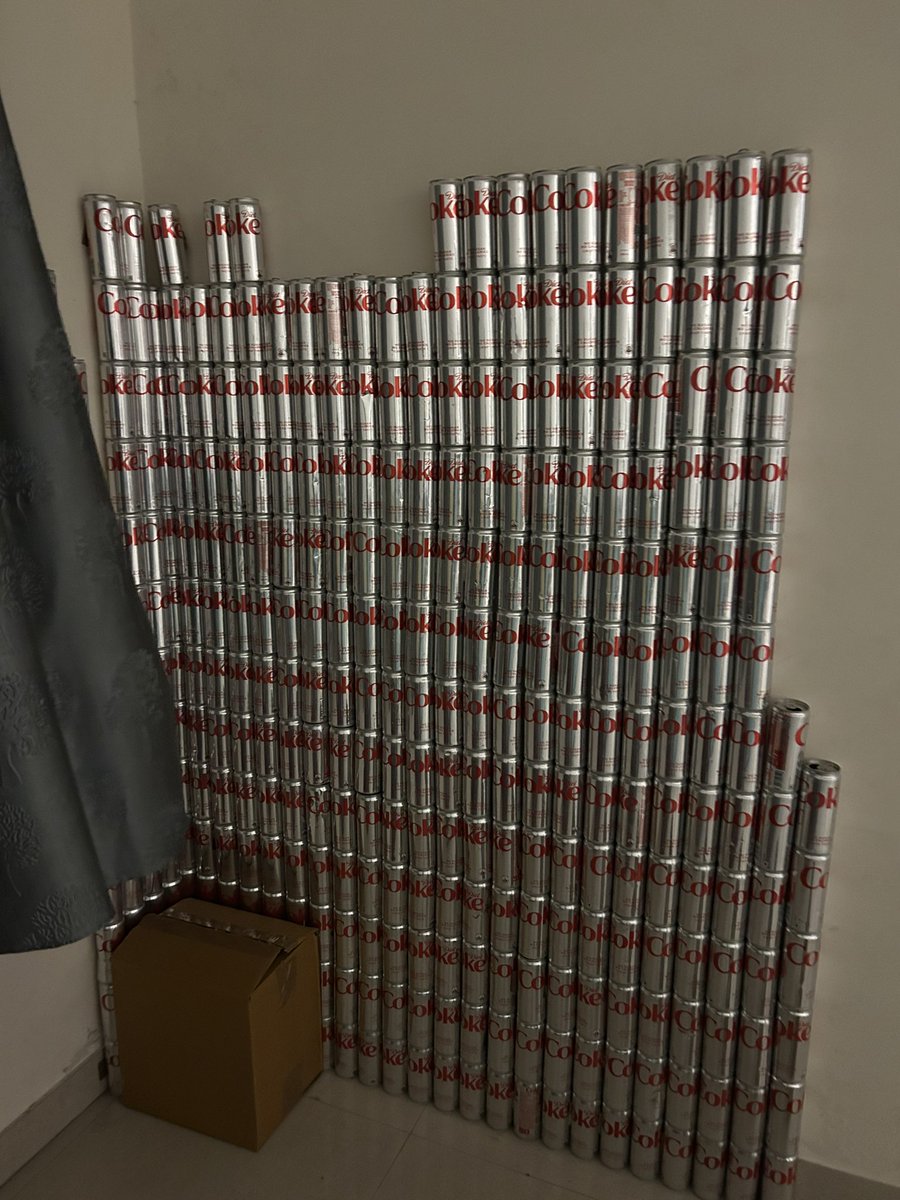 diyawarchives's tweet photo. somewhere in bellandur, a diet coke wall is slowly coming to life #youwerewarned https://t.co/YUmlHtFNqu