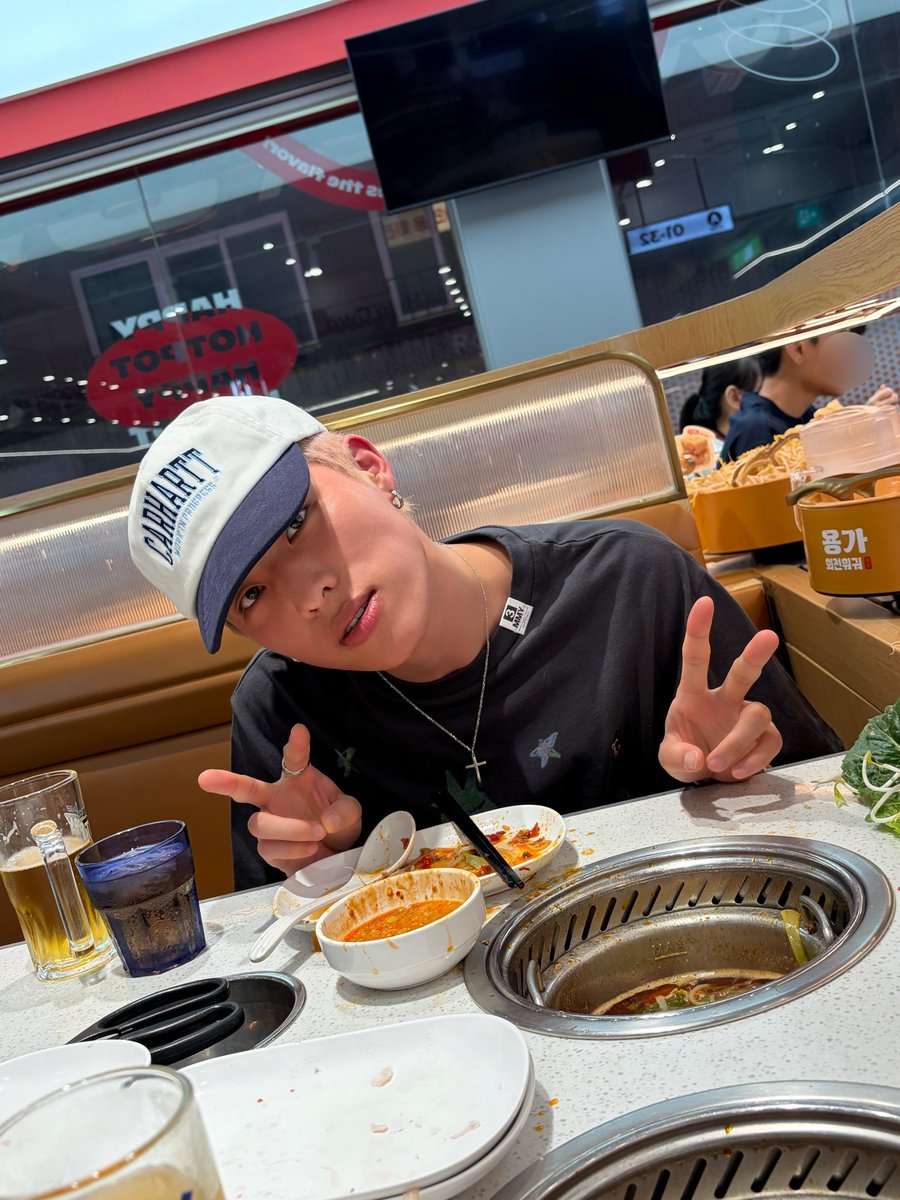 P1H_members's tweet photo. 일도 중요하지만 건강이 제일 중요하니 항상 건강 잘 챙기고 오늘 누구보다 행복하게 하루 즐기길 바라:) 해피 버스데이~🎂🎉🎁

#P1Harmony #JIUNG
#HAPPY_KEEHO_DAY https://t.co/Ew72ROXQuj