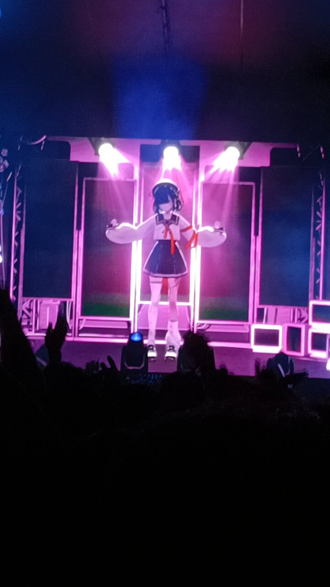 NatalieWent's tweet photo. yosumiライブ本当に楽しかった
お前が暴力的にカワイイだ
#暴カワ https://t.co/d8ho8r3LpL