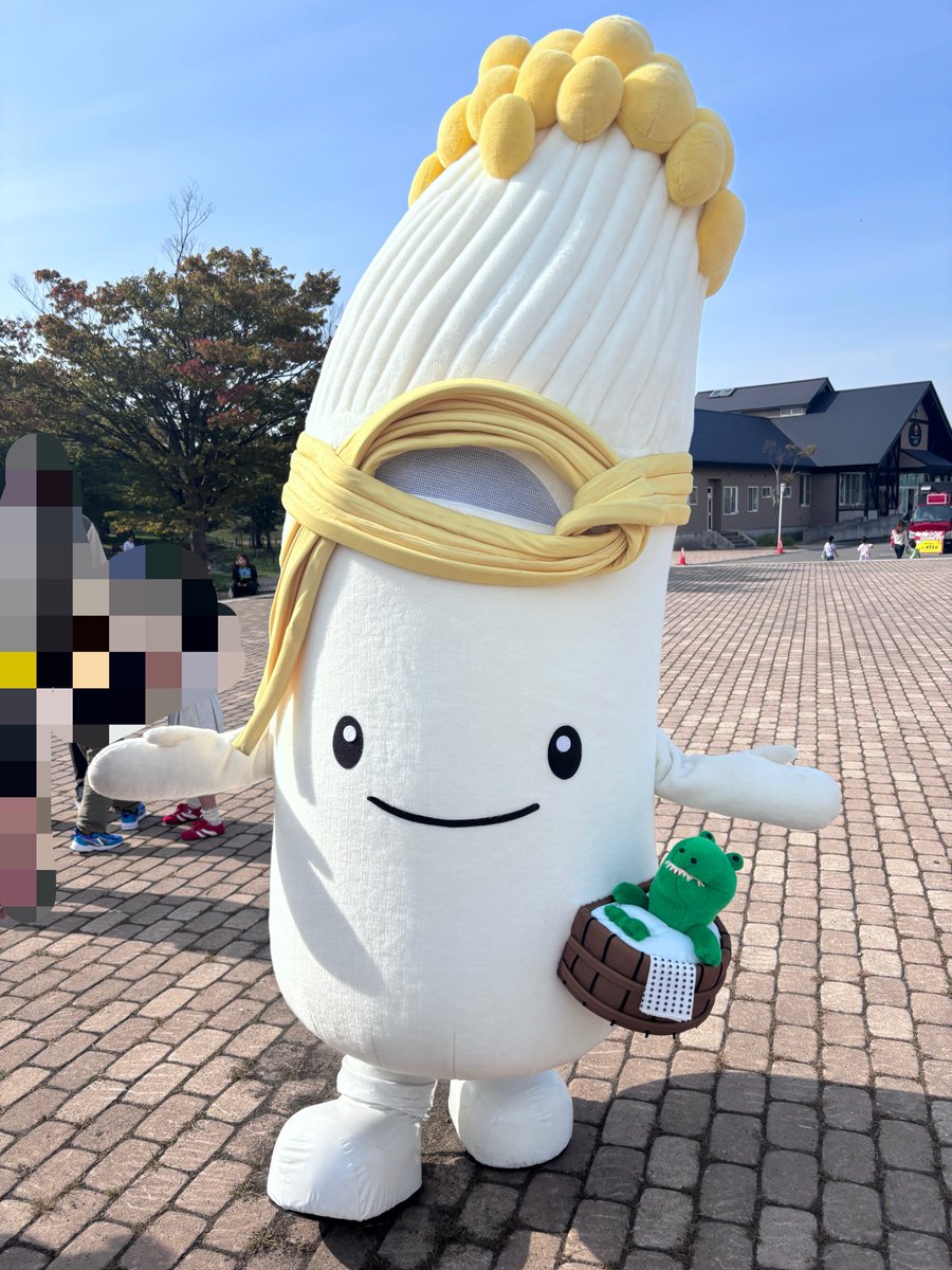 kysdrl_'s tweet photo. 楽しかった〜〜♩🥹🫧
こんなにたくさんのりんごの木を近くで見ることなくて新鮮だった！！！町内を車で通るたびにりんごの木が多くてとても素敵な町でした🍎！
イベントもアットホームでスタッフさんが多くて優しくて、バスも定期的にきてくれて駐車場まですぐで良かった◎！！

#あっぷりんくフェス https://t.co/MRBP1HlTPd