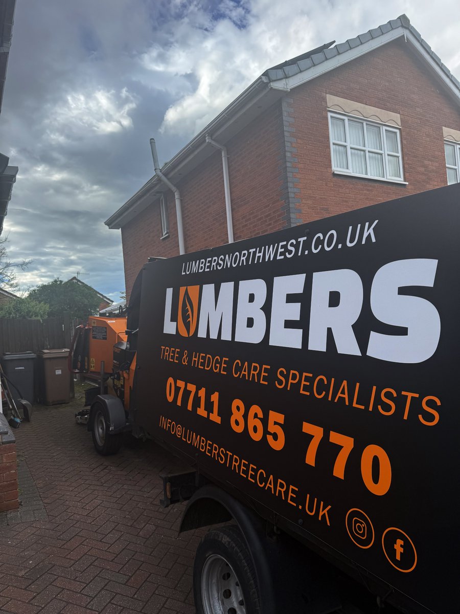 LumbersNW's tweet photo. Failed Tree Dismantle Carried Out in Wirral
Got a tree that’s dead, unsafe or causing concern? We’ve got you covered.
#WirralBusiness #TreeSurgeon #TreeRemoval #GroundsMaintenance #Cheshire #Liverpool #Neston #NorthWales #wirral #treesurgerywirral #groundsmaintenancewirral https://t.co/oBItiIv46C