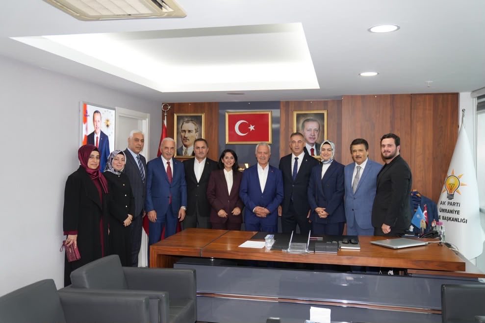 BarisOzerol's tweet photo. 📍 Ümraniye | İlçe Başkanlığı Kahvaltı Programı

Ümraniye İlçe Başkanımız Salim Çetinkaya’nın ev sahipliğinde düzenlenen kahvaltı programında; önceki dönem Genel Merkez Teşkilat Başkanımız Sayın Mustafa Ataş, Genel Merkez Teşkilat Başkan Yardımcımız Sayın Haydar Ali Yıldız, MKYK üyelerimiz Fadime Zehra Şener, Dilek Yıldız Büyükdağ ve Sevilay Tuncer, İstanbul Milletvekilimiz Ümmü Gülşen Öztürk, Antalya Milletvekilimiz Kemal Çelik ve Ümraniye Belediye Başkanımız Sayın İsmet Yıldırım ile birlikte teşkilat mensuplarımızla bir araya geldik.

Birlik ve beraberlik içerisinde gerçekleştirdiğimiz programda teşkilat mensuplarımızla sohbet ederek çalışmalarımız üzerine istişarelerde bulunduk.

#TürkiyeYüzyılıBuluşmaları