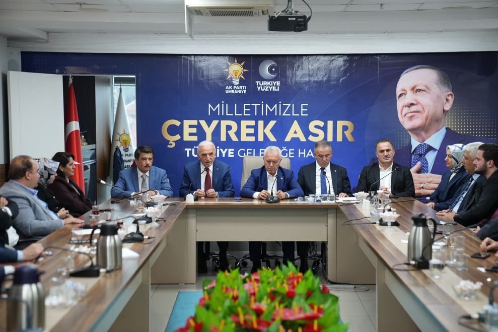 BarisOzerol's tweet photo. 📍 Ümraniye | İlçe Başkanlığı Kahvaltı Programı

Ümraniye İlçe Başkanımız Salim Çetinkaya’nın ev sahipliğinde düzenlenen kahvaltı programında; önceki dönem Genel Merkez Teşkilat Başkanımız Sayın Mustafa Ataş, Genel Merkez Teşkilat Başkan Yardımcımız Sayın Haydar Ali Yıldız, MKYK üyelerimiz Fadime Zehra Şener, Dilek Yıldız Büyükdağ ve Sevilay Tuncer, İstanbul Milletvekilimiz Ümmü Gülşen Öztürk, Antalya Milletvekilimiz Kemal Çelik ve Ümraniye Belediye Başkanımız Sayın İsmet Yıldırım ile birlikte teşkilat mensuplarımızla bir araya geldik.

Birlik ve beraberlik içerisinde gerçekleştirdiğimiz programda teşkilat mensuplarımızla sohbet ederek çalışmalarımız üzerine istişarelerde bulunduk.

#TürkiyeYüzyılıBuluşmaları