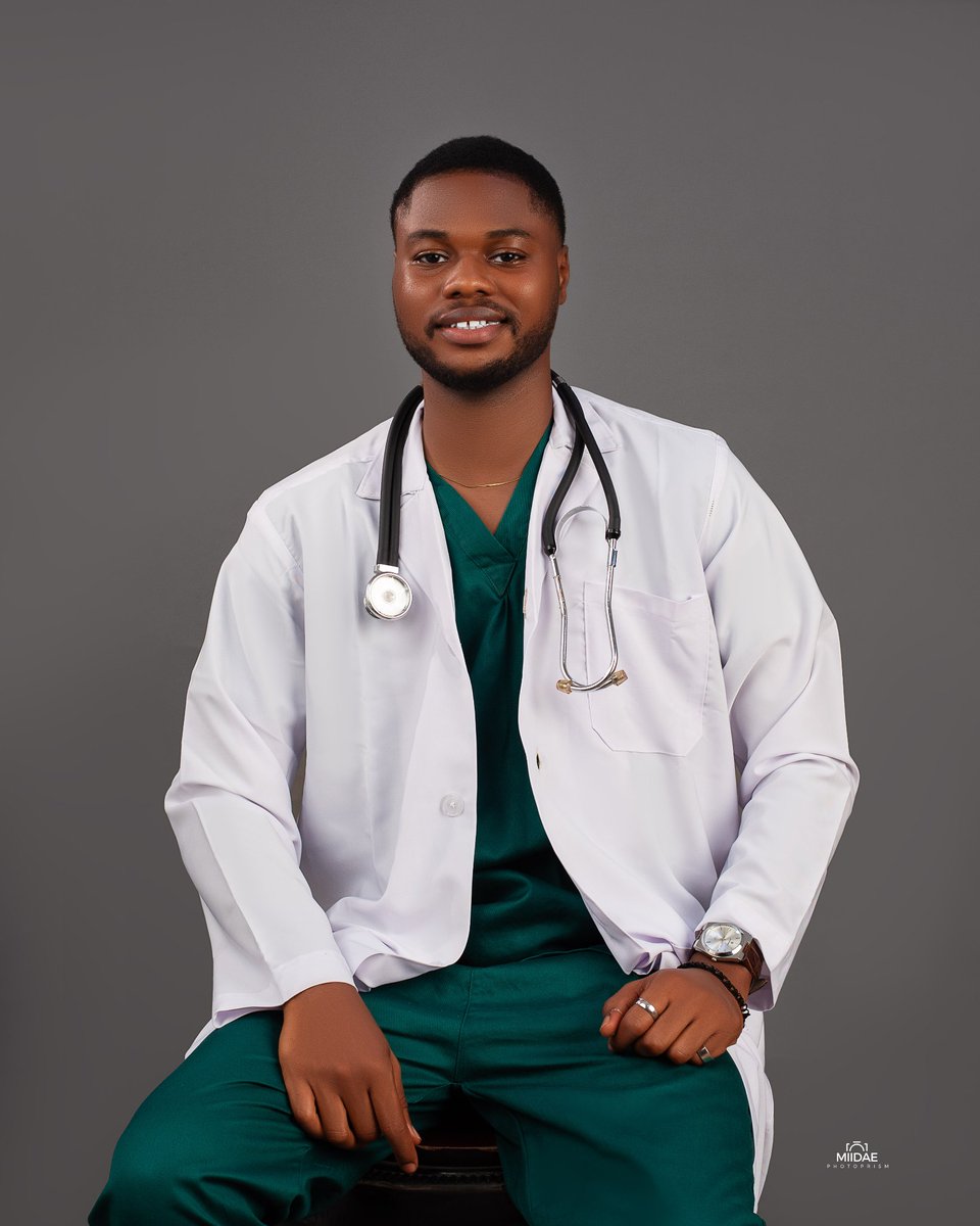 R1ch_4rdd's tweet photo. 8 years of my life I put in med school, I feel great &amp; blessed to have finally actualized this dream!
Dr Frostyy will see you now🤩 https://t.co/VZrXhbHdJk