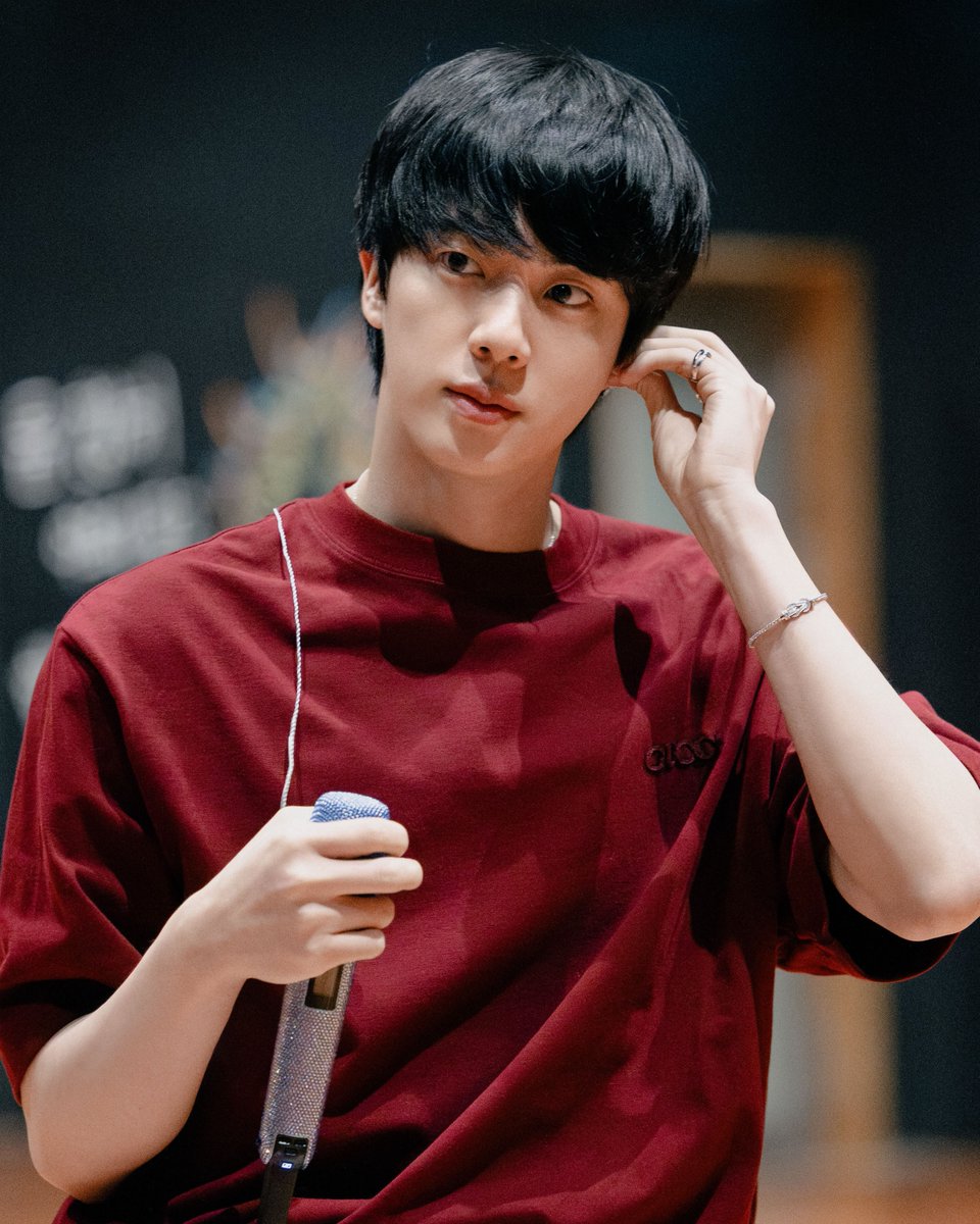 muz4u's tweet photo. 미남어택..잘샘쁨들
#ARIASBTS https://t.co/ren88d86cg