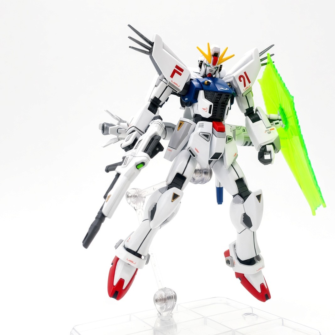 mogetaroh's tweet photo. HGUC F91
8年くらい前に作って、埃にまみれていたのをいたのを全塗装でリストア😁
ちっちゃくて筆塗り箇所が大変！
当時は800円くらいで売ってたかな

こんなことばっかやってるから積みプラが減らないんだぜとw

#ガンプラ  #プラモデルライフ https://t.co/giEpuAcz6p