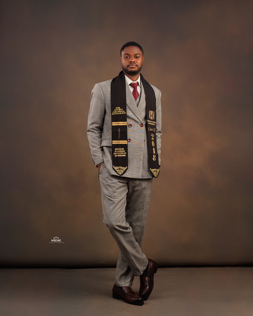 R1ch_4rdd's tweet photo. 8 years of my life I put in med school, I feel great &amp; blessed to have finally actualized this dream!
Dr Frostyy will see you now🤩 https://t.co/VZrXhbHdJk