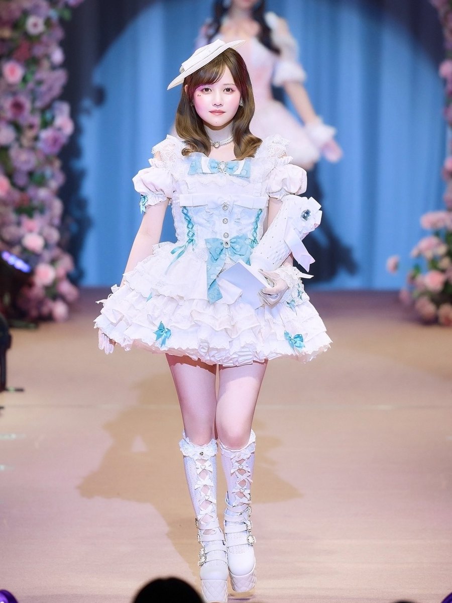 _malymoon's tweet photo. Malymoon初の単独ファッションショー🌙
Halloween Fashion Show 2026
Produced by PECHE🍑

Model｜佐藤ノア
Color｜Light Green

バロックミューズバニードレス

#malymoon #マリームーンHFS2026 https://t.co/61koT3pjRl