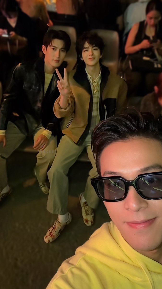 KMCHMD's tweet photo. จีเหล่าซือหัวหน้าด้อม และเจิ้งถงเพื่อนรักของเขา ☀️🍊

full video 🎥 douyin: JWR, xhs: 季未燃 JiweiJW https://t.co/x7d3SSgZbP