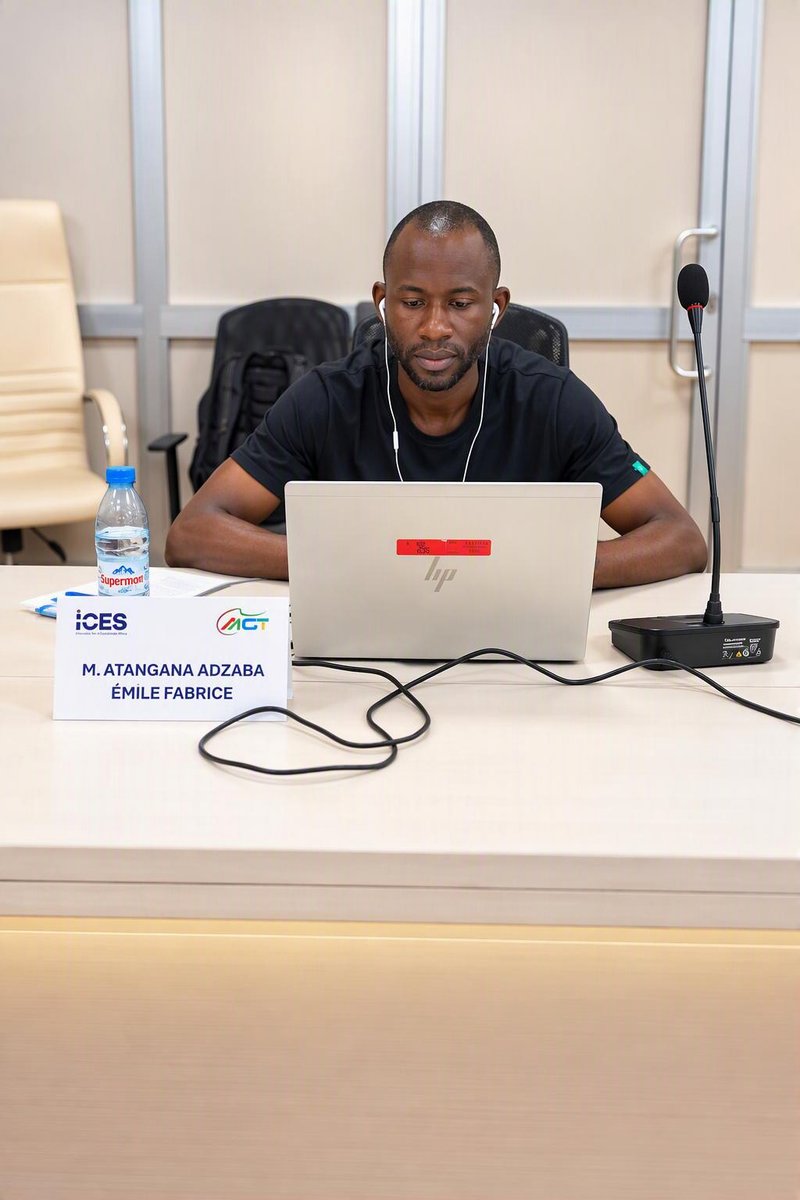 emile_atangana's tweet photo. MCT (Microsoft Certified Trainer) Africa Tech Summit Yaoundé 2026.
Nous étions là.
#MCTAfrica2026 #Microsoft #Copilot #Azure #AI #Cloud #CyberSecurity #DigitalTransformation #TechAfrica #Yaounde #Cameroon #Innovation #MicrosoftLearn #MCT #FutureOfWork https://t.co/gsdeGKIGal