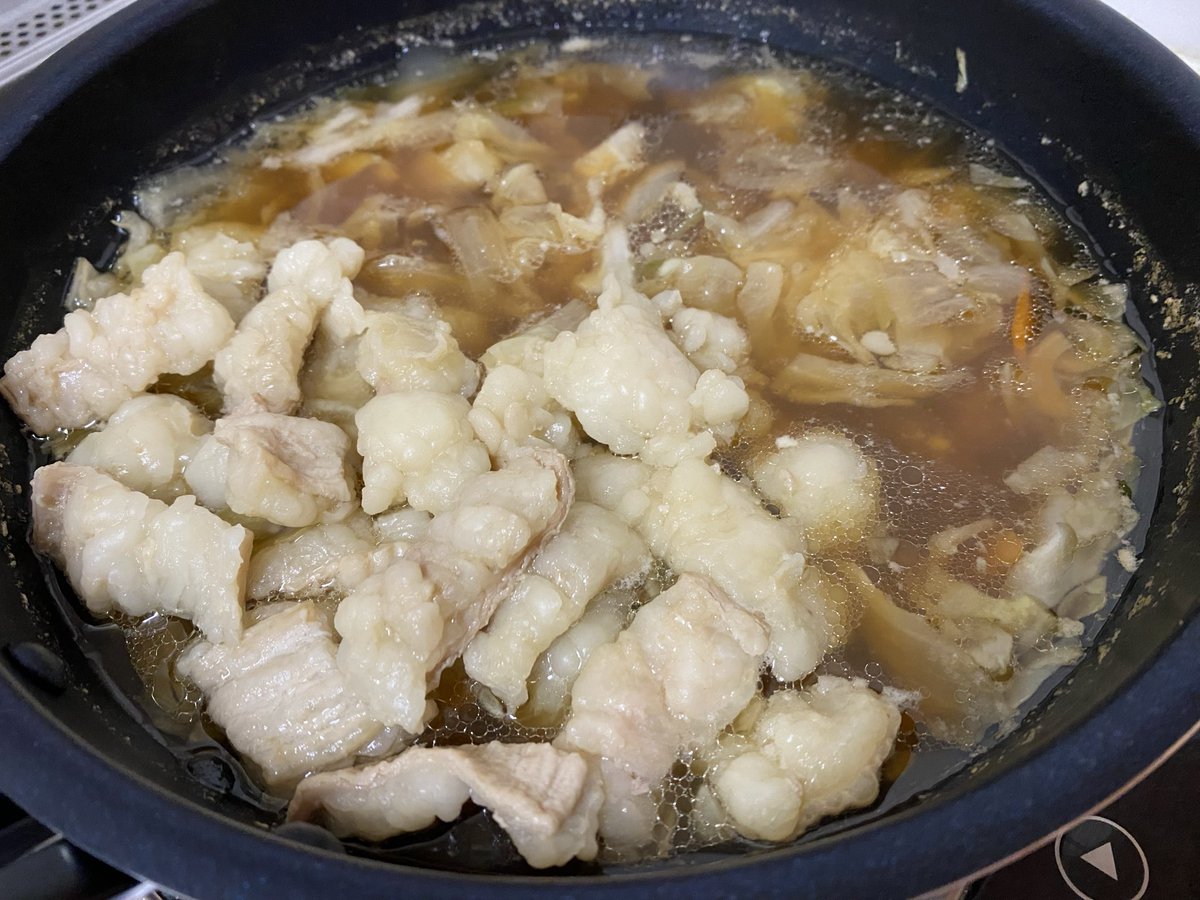 Dead180129's tweet photo. モツ鍋に挑���するも撃沈…

美味しいんだけど、
本場の味には程遠い🍲
次回ニラを添えてリベンジ https://t.co/NpXjj41cca