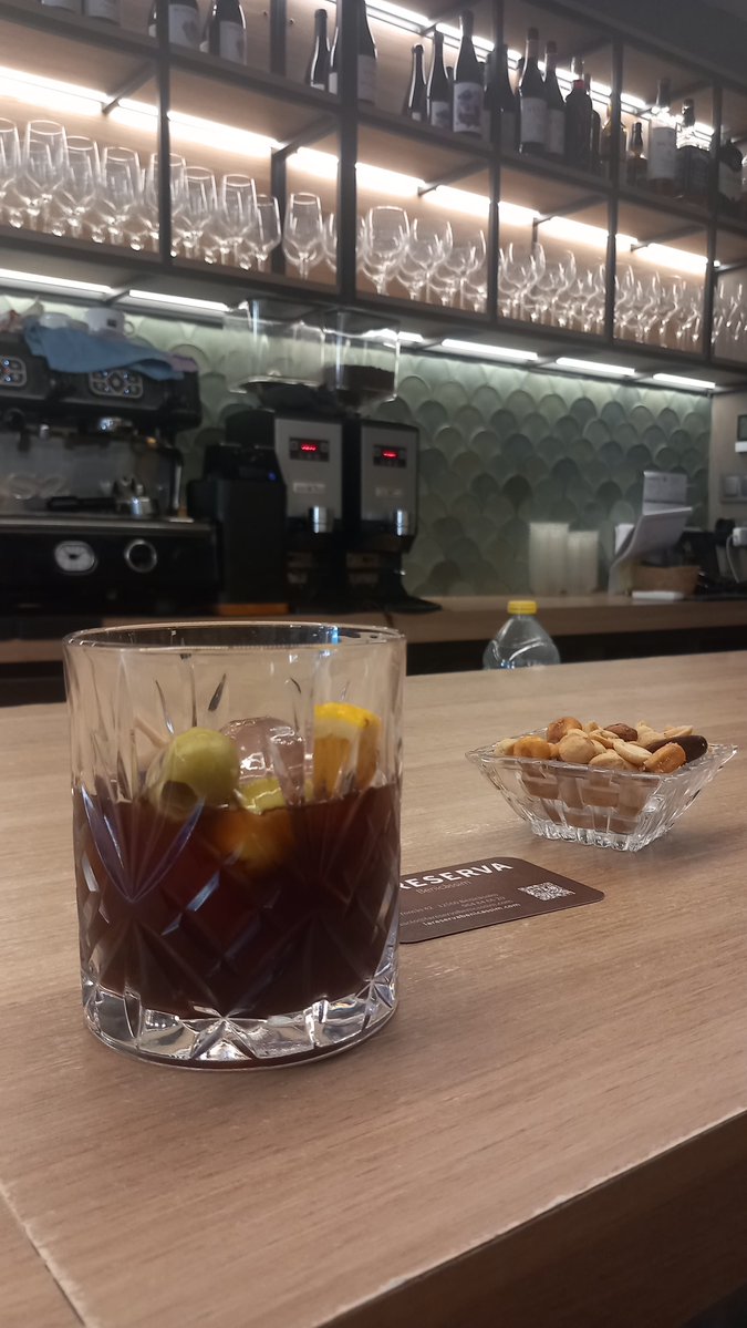 PepGranellTrave's tweet photo. La Previa dominical que no falte. En un ratito #Pasticcio en #Benicassim
Que tranquilidad y agustor hay por aquí ahora ☀️👌
Viendo a ver q tal La Reserva👀
#Twitter #gastrolovers #vermouth #Tapear #restaurantes #Domingo #Foodie #drinks https://t.co/pR0Te25yHt