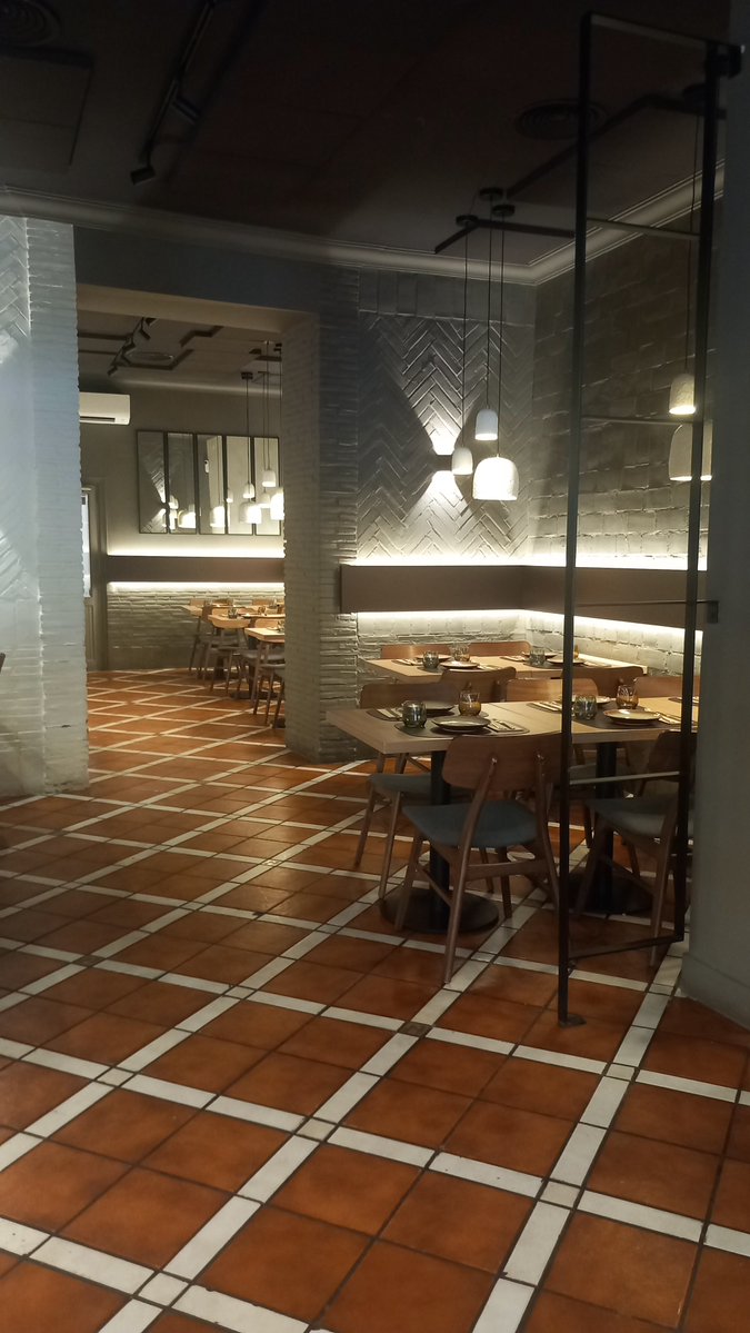 PepGranellTrave's tweet photo. La Previa dominical que no falte. En un ratito #Pasticcio en #Benicassim
Que tranquilidad y agustor hay por aquí ahora ☀️👌
Viendo a ver q tal La Reserva👀
#Twitter #gastrolovers #vermouth #Tapear #restaurantes #Domingo #Foodie #drinks https://t.co/pR0Te25yHt