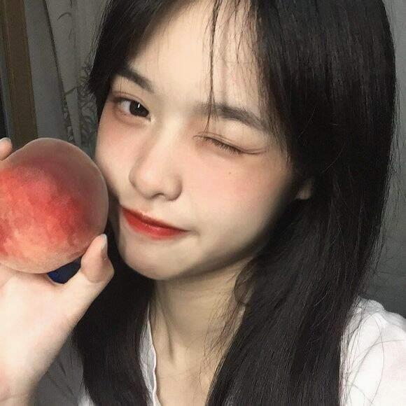 abdalohb777's tweet photo. 👑 💐 🔥 Attempted a DIY face mask from kitchen staples, honey and yogurt mix   felt spa like, skin glowing after, cheap and effective beauty hack that I'll definitely repeat. https://t.co/00QShjPyes