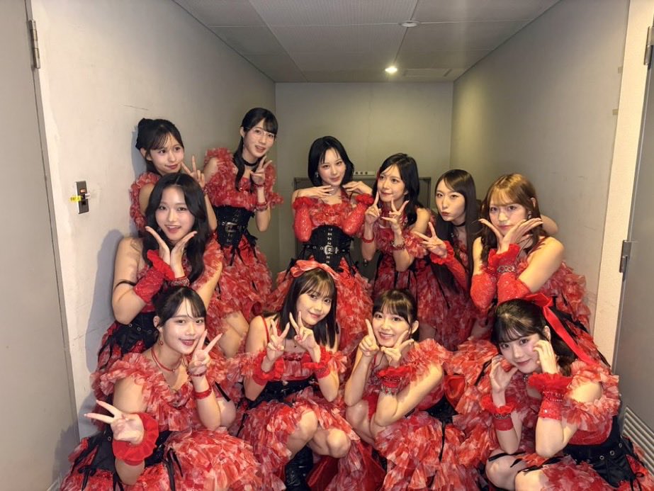 moremoremorejj's tweet photo. 「生きてて良かった」って心の底から号泣

4年前に病気で右手足が不自由になり、ずっと鬱屈とした毎日を過ごしていたけれど、「盛れミ」に出会って今日初めてJuice=Juiceのライブへ

11人のステージがあまりにも眩しくて、どん底だった自分に前を向く力をくれました。出会えてよかった。

#juicejuice https://t.co/eC2ri6TX7u