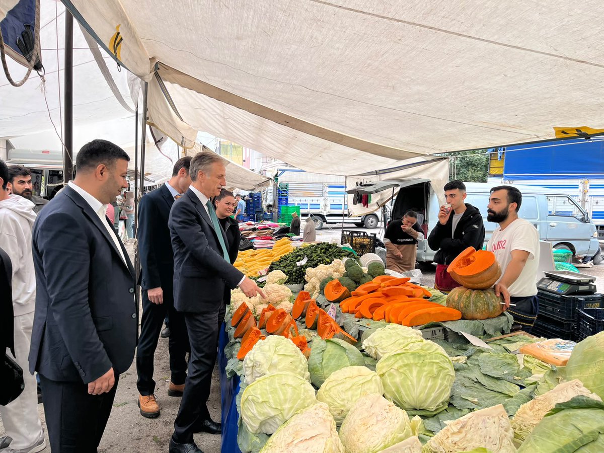 _yusufcoskun's tweet photo. Türkiye Yüzyılı Buluşmaları kapsamında, İlçe Teşkilatımızla birlikte Tuzla Aydınlı Mahallesinde esnafımızı ziyaret ettik.

Samimiyeti ve güler yüzüyle bizleri karşılayan tüm esnafımıza hayırlı ve bereketli kazançlar, işlerinde kolaylıklar diliyoruz.

Türkiye Yüzyılı Buluşmaları kapsamında gönül gönüle, omuz omuza çalışmalarımızı sürdürüyoruz. 

📌Tuzla | Aydınlı Mahallesi