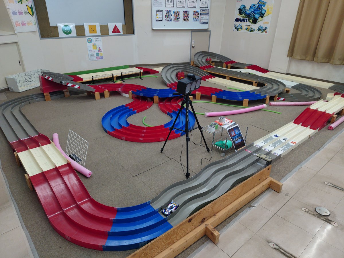 FastestThe's tweet photo. ミニ四駆

9月月例走行競技会

ボディを新しくして参加させていただきました。😀楽しかったです。 https://t.co/MuetS8xJlN