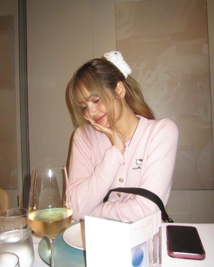lalisaorbit's tweet photo. #Lisa in blush pink is my favourite genre >>> https://t.co/qQawggsRwH