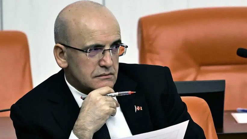 byrktrezell06's tweet photo. Fakirden, garibandan ,emekliden engelliden vergi koparıcan diye gösterdiğin performansı yanında milyarları çalanlara da gösterseydin ya @memetsimsek https://t.co/yEgl807FMe