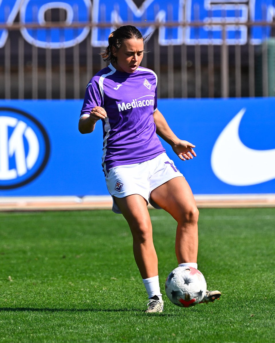 ACF_Womens's tweet photo. 💪 Ready for the debut!💜
#InterFiorentina https://t.co/JbA9wDLKED