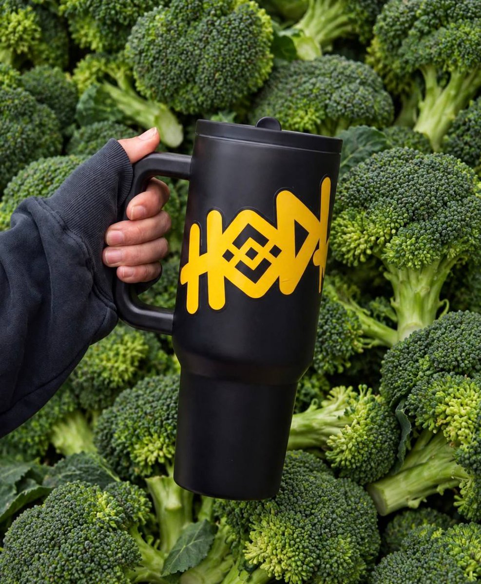 FirstBroccoli's tweet photo. @BinanceAngels GM Binance Angels. Some #BNB, a lot of conviction, and one secret ingredient. Can you guess what’s in the cup? 👀 https://t.co/fk8qOHaSQG