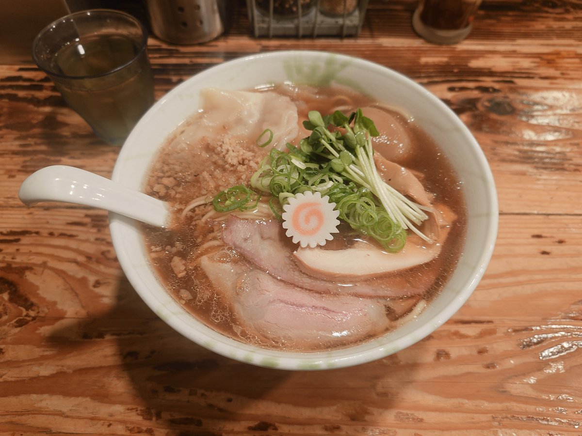 monorisparty's tweet photo. 世界一うまいラーメン https://t.co/dHODLndSUi
