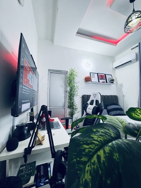 HarryCreditsAi's tweet photo. 🤍🤍🤍 https://t.co/MeQ1xQIklo