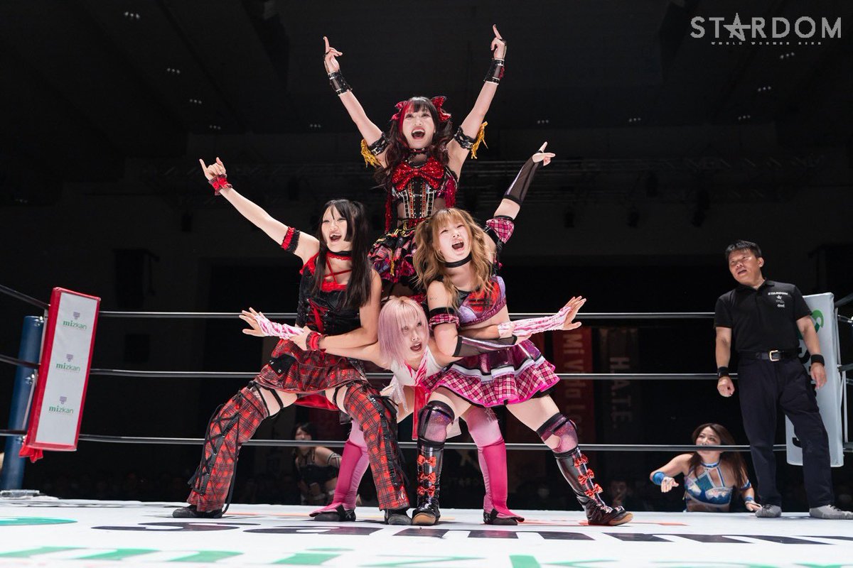 rian_stardom's tweet photo. 滋賀大会ありがとうございました！

気づいた時にはフワに丸め込まれてた
悔しすぎる！！！！！！

あまりにも一瞬すぎた

 #STARDOM   #スターダム  #伊藤リスペクト軍団 https://t.co/UqEjcYbIVq
