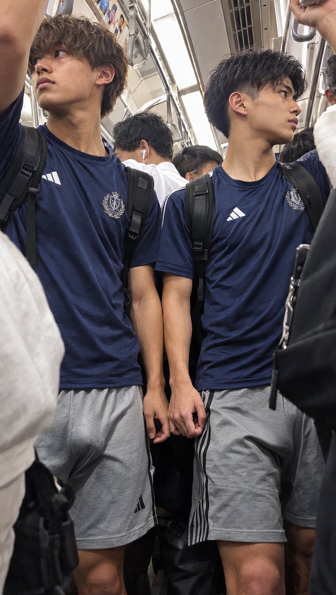 JapaneseAIGuys's tweet photo. 仲良さそうなサッカー部男子
#AI男子 https://t.co/MPoEcF8Kyl