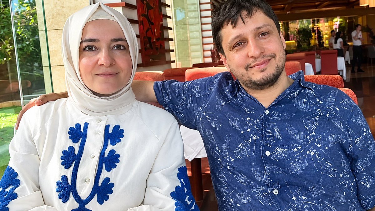 arzuguvennet's tweet photo. ❌Günlerdir ağzı dualı Sayın Bakanımız Fatma Betül Sayan’a iftira atılıyor! 

❌Çok zekice bir hamle ile alın teriyle biriktirdiği milyoncukları milyar yapmış,çok mu?

❌İBB’den 85 bin dolar burs alan tek özel insan. 

❌Pastayı AKP Kadın Kolları Başkanı Rabia Kalender,Ravza Kavakcı ile bölüşmüştü.
Tanrı kutu bunlara vermiş!

❌Fatma bacımızın kardeşi de süper zekâ! 30 yaşında Başbakanlık Müşaviri, 38 yaşında BTK Başkanı, 41 yaşında Bakan Yardımcısı oldu.

❌Bu kadar zeki bir ailenin tortusundan Warren Buffett çıkardı zaten.

👉Nitekim çıkmış! 

❌Başı örtülü ablam devlet olanaklarının dibini sıyırmış. 

❌Çok şükür domuz yememiş!

👉Rabbim de verdikçe vermiş

_______________________________
Özlem Zengin "Utanmıyoruz" Nene Hatun Aziz Yıldırım  2 Milyar Fatma Betül Bekir Üsküdar Ömer Çelik Erdoğan fon vurgunu #hissemağdurları Akın Gürlek Ahmet Hakan #aklımalmıyor  #paramıznerede