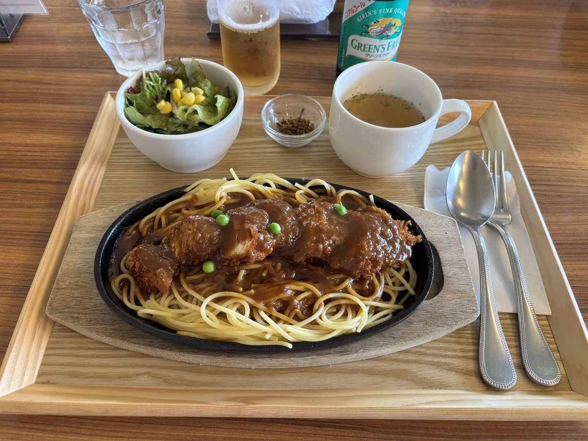 tinbin44's tweet photo. 今日のゴルフめしはチキンカツものってるインディアンスパゲッティ！美味かった！ https://t.co/MEqrUDMS85