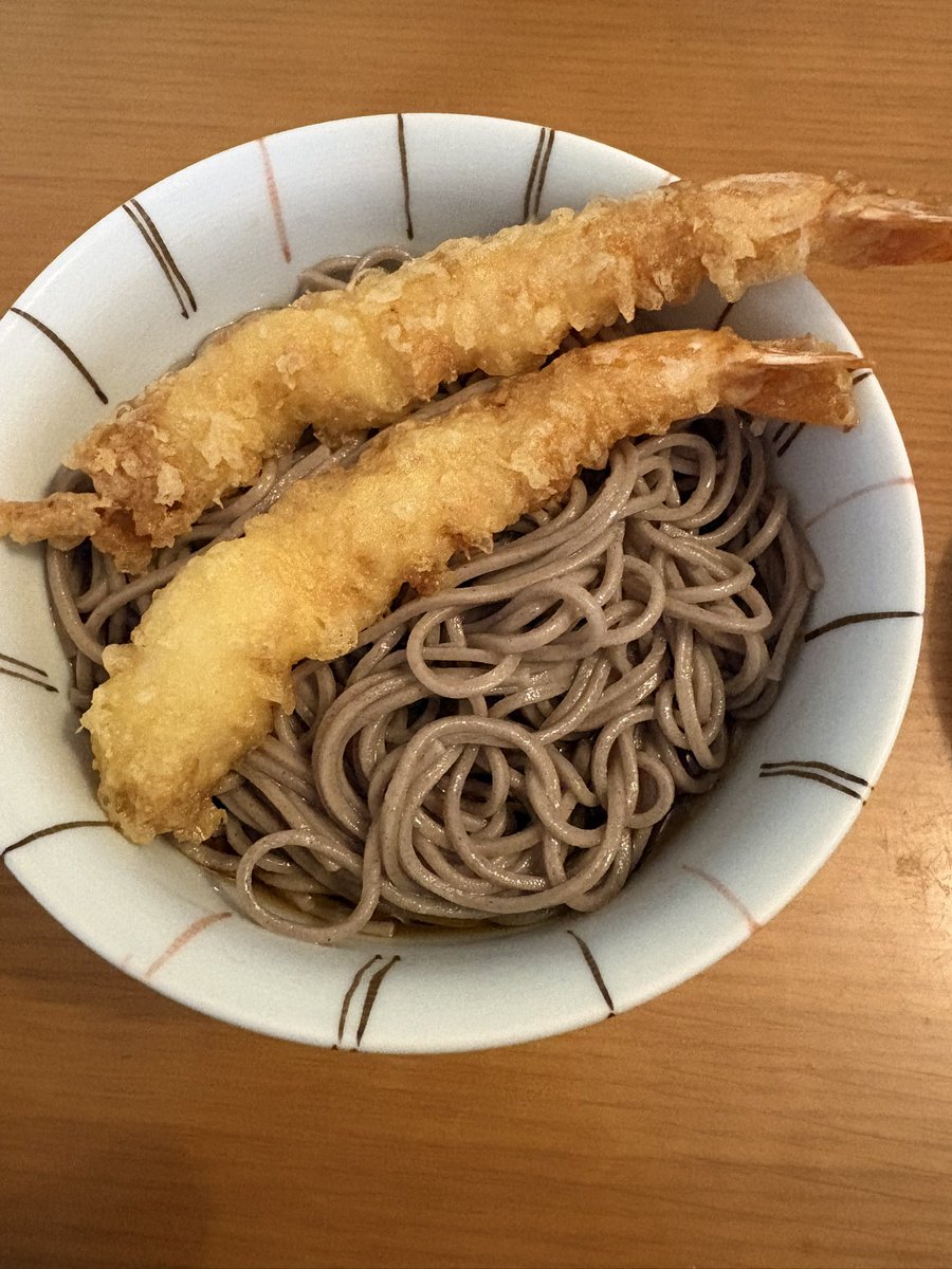 kumataiiku's tweet photo. DEEN The Best DXⅡ 〜YOKOSUKA &amp; KYOTO〜参戦✨DEENのライブは初✨
『DEENのライブ初めての人？』の質問にちゃんと手を上げました（笑）
山根さんの声があんなに通るとは😳
あの曲では泣きそうに。とても素敵なライブでした☺️

ライブ前は蕎麦を食べました（笑）

＃DEEN
＃京都
＃京都劇場 https://t.co/5ZnJnVSOg5