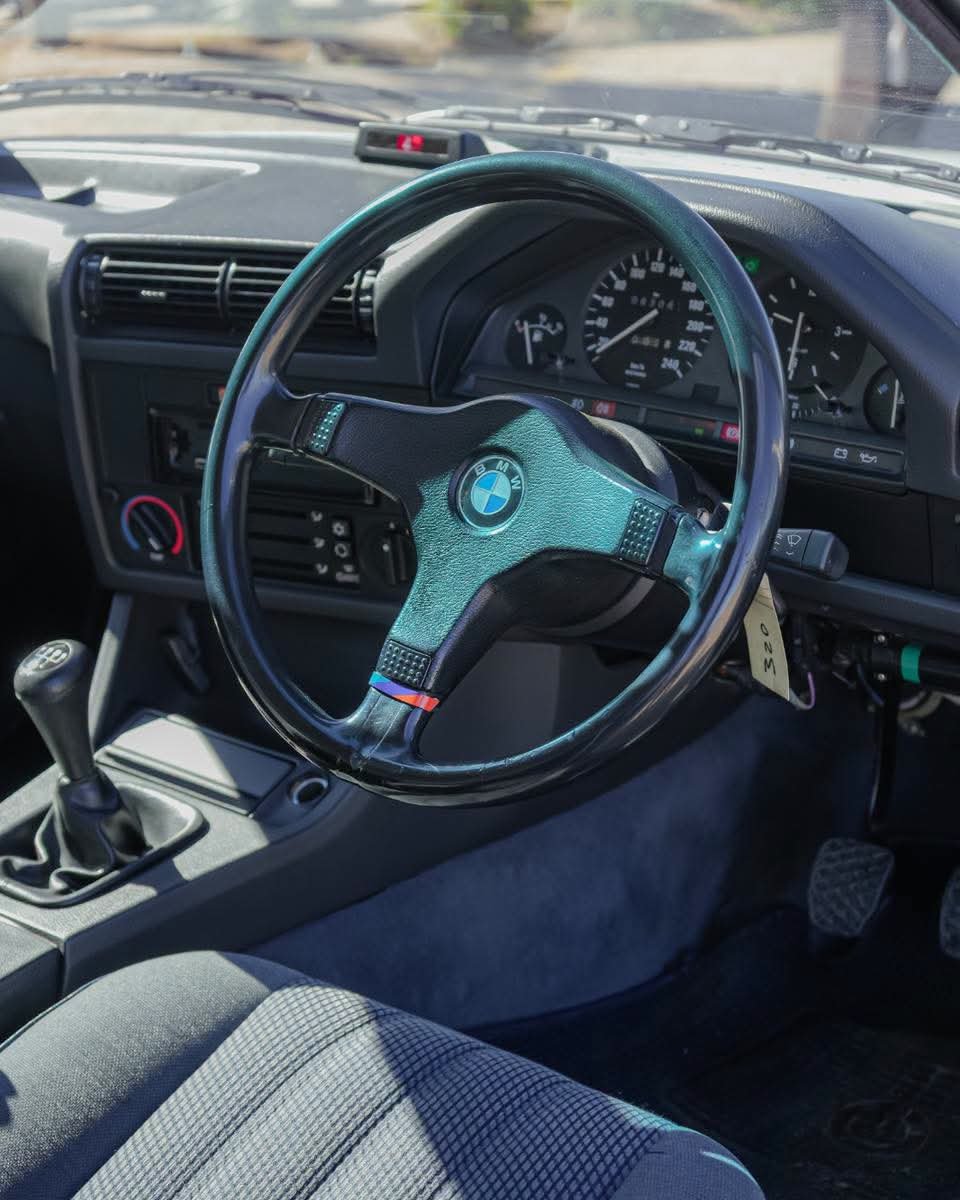 BoitumeloCaleb's tweet photo. R355 000
1990 BMW E30 316i 2Door M/T
1.6L i4 engine 
74kW &amp; 145Nm of torque 
(64 000 km)
Partial Service History https://t.co/oCkeEOI3ZG