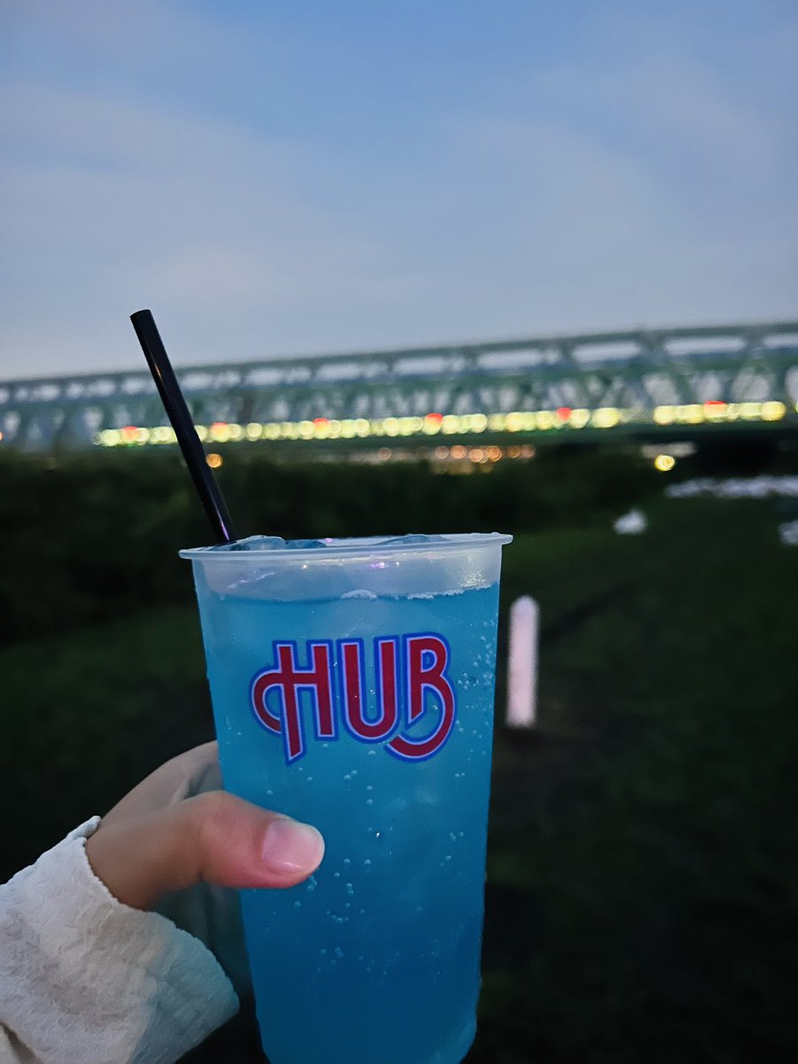 boomeru33's tweet photo. 今日はあだち食と音楽の祭典♪
北千住で北千住をいっぱい歌ってくれるという、とっても幸せな日だった🥹🫶✨
初めて買ったランチェキも当たりなんて、嬉しすぎる❣️
#すごいバンド名にしたかった。
#すごバン。 https://t.co/cAQuqOSAa9