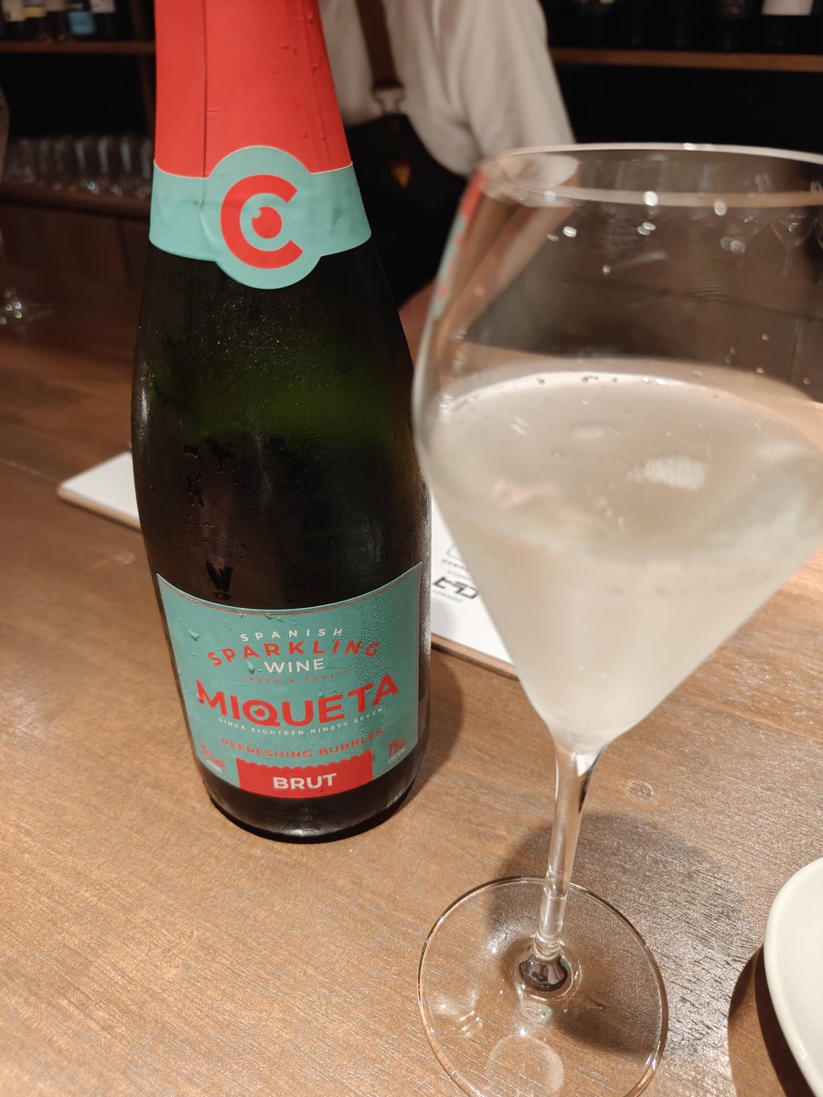 tonkatsuya's tweet photo. よくわからないが
お店の泡のボトルが3本目になった https://t.co/SU6vEO31bK