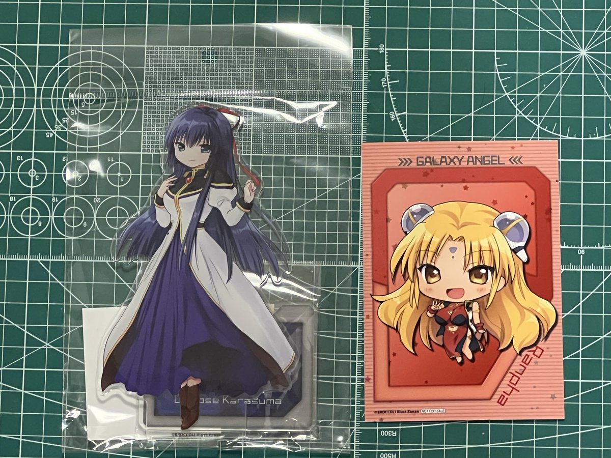 simeazigfxd's tweet photo. 今日買ったもの

シンフォギアは大体いつも通り。
缶バッジが選べるのは本当に助かる。

GAは懐かしくて、ちとせだけ購入。
フェア特典がアクスタ1個で貰えるのは助かる。

にじさんじビスケットはやしきずさんがいたので買ってみたが出ず。 https://t.co/F1psAyOiFV