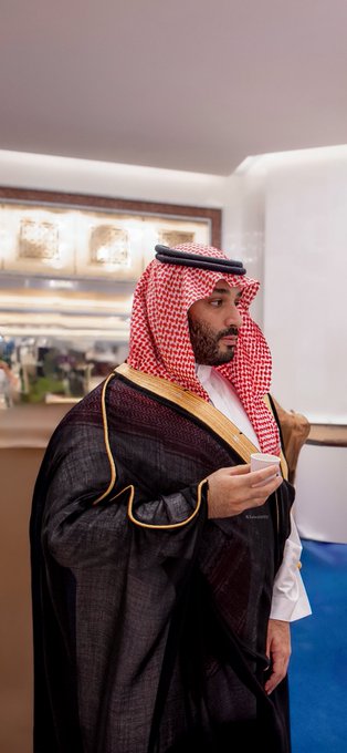 Abrahim_Do9cbh's tweet photo. ومن تحزم في محمد ، سِعد عينه 
شـاربٍ فـنجـال خصـمه ما تـحيّر

#محمد_بن_سلمان‌ 
#السعودية https://t.co/WbwAvNk3VN