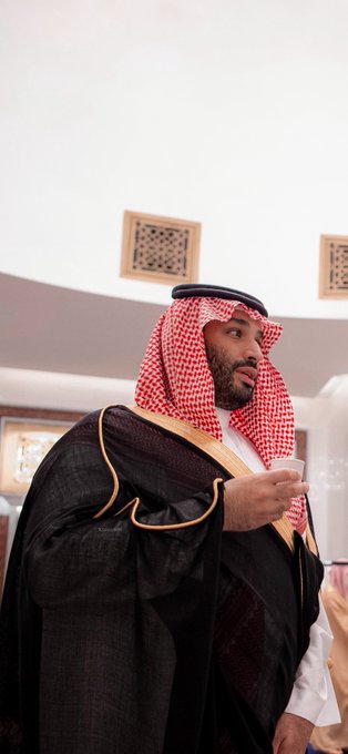 Abrahim_Do9cbh's tweet photo. ومن تحزم في محمد ، سِعد عينه 
شـاربٍ فـنجـال خصـمه ما تـحيّر

#محمد_بن_سلمان‌ 
#السعودية https://t.co/WbwAvNk3VN