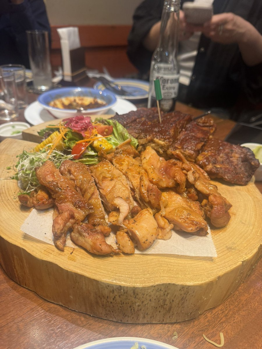 acejp_super's tweet photo. 昨日はメキシコ料理屋さんで
いとこ会でした。
私はハンドルキーパーなので飲んでませんが、他のいとこ達はテキーラをショットで煽ってました😳
#チリ・ダイニング　#上牟田 https://t.co/JNxug0mbyw