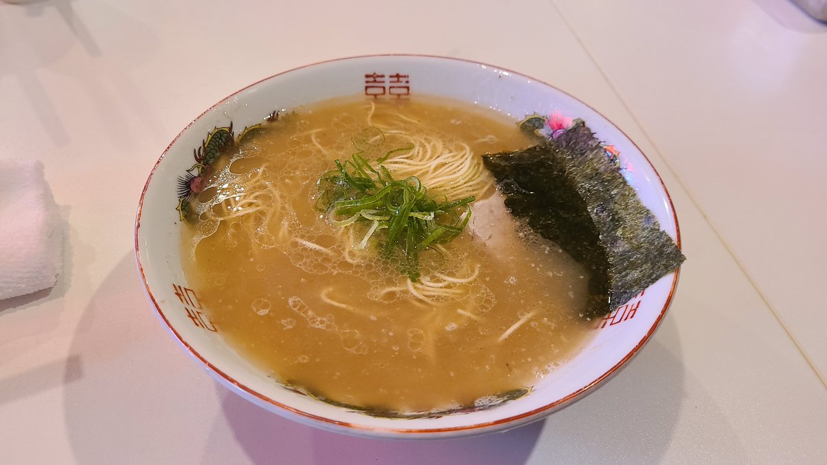 kanngato's tweet photo. ラーメン食って中野ブロードウェイ行ってきた！
灰とヒッコリー氏@HaiHiko の絵見てきた！ https://t.co/EHXvdjZWsy