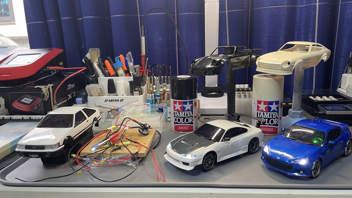 nobuo_555's tweet photo. 今日もAbyssサーキット❗️
ドリフトして🛞ボディ塗って🚘電飾作って、またドリフト🛞 https://t.co/14DwguSrZk