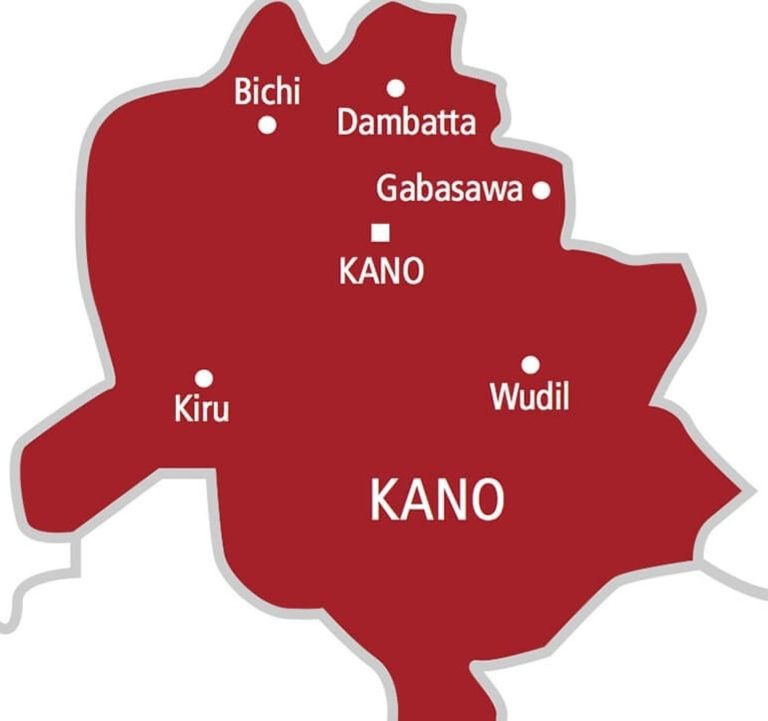 Newswirelem's tweet photo. Cholera outbreak kills two inmates at Kano custodial centre

Two inmates have died following a cholera outbreak at the Kurmawa Medium Security Custodial Centre in Kano State, the Nigerian Correctional Service has said.

Follow us for more 
#TenerifeCádiz #LalidLive https://t.co/ddBgPVtUaF