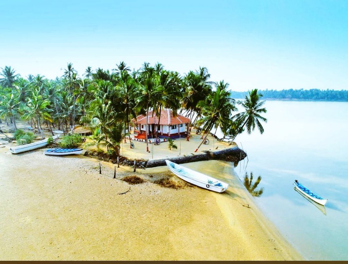 anandmahindra's tweet photo. “No man is an island…” wrote the poet John Donne.

His message was that we are all part of a larger whole, whether that’s a continent or a community.

But the fact is, most of us occasionally crave a little isolation and individual reflection, just as much as we seek the company of others.

Siddharth Dialani of BharatAgri shared his experience of the Jumadi Islands, just a 5-minute boat ride from Udupi, Karnataka, where, through a homestay, he said he had an entire island to himself for just INR 5k a night! (I suspect the price may not be quite the same now as when he posted! 🙂)

In a nation of 1.4 billion people, having an island all to yourself may just be the ultimate luxury…

#SundayWanderer

(Pics by @siddharth_iitm & video by Twinstars Homestay)