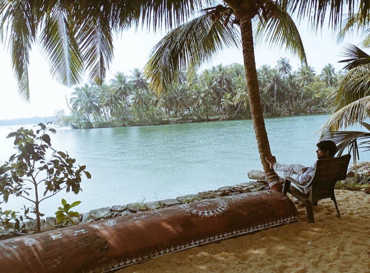 anandmahindra's tweet photo. “No man is an island…” wrote the poet John Donne.

His message was that we are all part of a larger whole, whether that’s a continent or a community.

But the fact is, most of us occasionally crave a little isolation and individual reflection, just as much as we seek the company of others.

Siddharth Dialani of BharatAgri shared his experience of the Jumadi Islands, just a 5-minute boat ride from Udupi, Karnataka, where, through a homestay, he said he had an entire island to himself for just INR 5k a night! (I suspect the price may not be quite the same now as when he posted! 🙂)

In a nation of 1.4 billion people, having an island all to yourself may just be the ultimate luxury…

#SundayWanderer

(Pics by @siddharth_iitm & video by Twinstars Homestay)